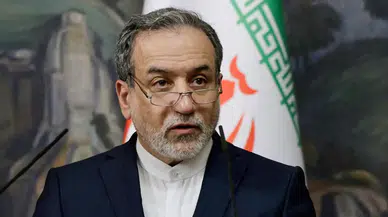 Arakçi: Dünya, bilinçli olarak benimsenen bir saçmalıkla yüzleşiyor