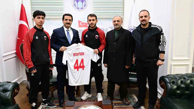 Battalgazi Belediyespor'un Milli Sporcuları Başkan Taşkın'ı Ziyaret Etti