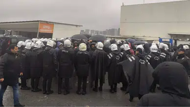Migros işçileri 11. günde direnişte: Polis ablukasına rağmen protesto sürüyor