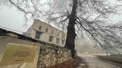 Diyarbakır'daki 486 yıllık Atak Ulu Camii sisle kaplandı, tarihi anlar yaşandı