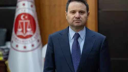 Akın Gürlek’in eşi kim, ne iş yapıyor? Resmî kaynaklarda mesleği var mı?