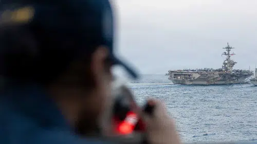 Gerilim tırmanıyor: Trump, Hürmüz'de İran gemisini vurduklarını duyurdu