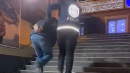 Polis yeleğiyle canlı yayın yapan şahsa operasyon: Avcılar'da suçüstü yakalandı