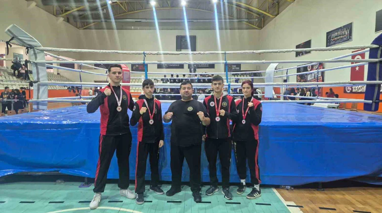 Manisa Muay Thai Takımı, Ege Bölgesi'nde Öne Çıktı