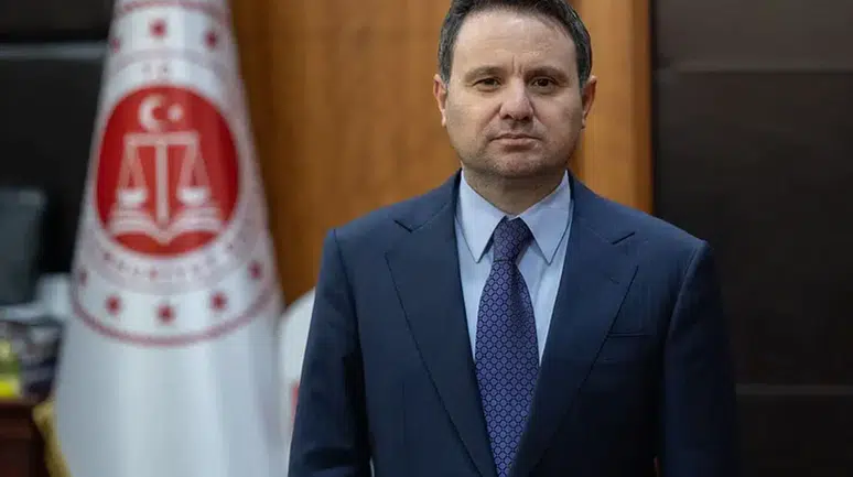 Akın Gürlek’in eşi kim, ne iş yapıyor? Resmî kaynaklarda mesleği var mı?