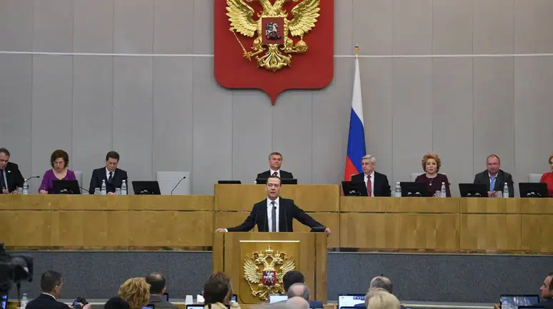 Medvedev’den ABD ve İsrail’e sert sözler: “İran görüşmeleri sadece kılıftı”