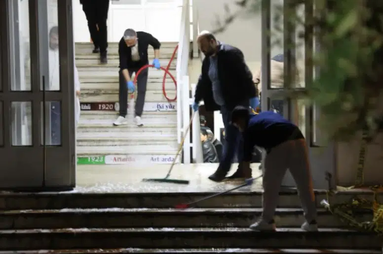 Kahramanmaraş’ta kanlı saldırının izleri siliniyor: Okulda hüzünlü temizlik mesaisi
