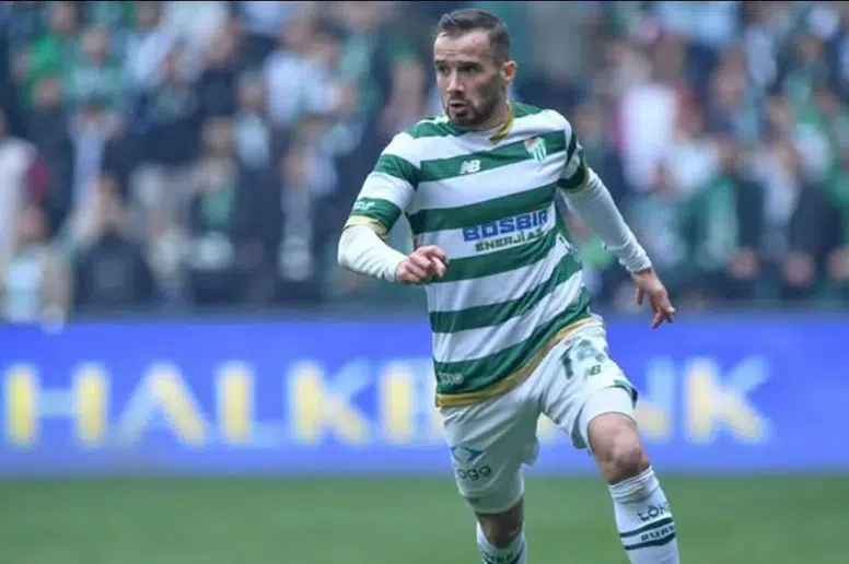 Bursaspor'a şampiyonlukla veda etti: Çocukluk hayalini gerçekleştiren Talha Yünkuş yeni takımına imzayı attı