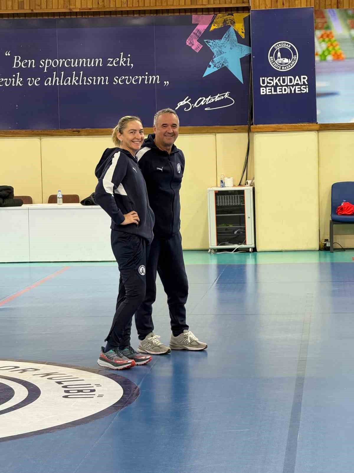 yalikavakspor-uskudar-belediyespor-maci-oncesi-istanbulda-son-antrenmanini-yapti