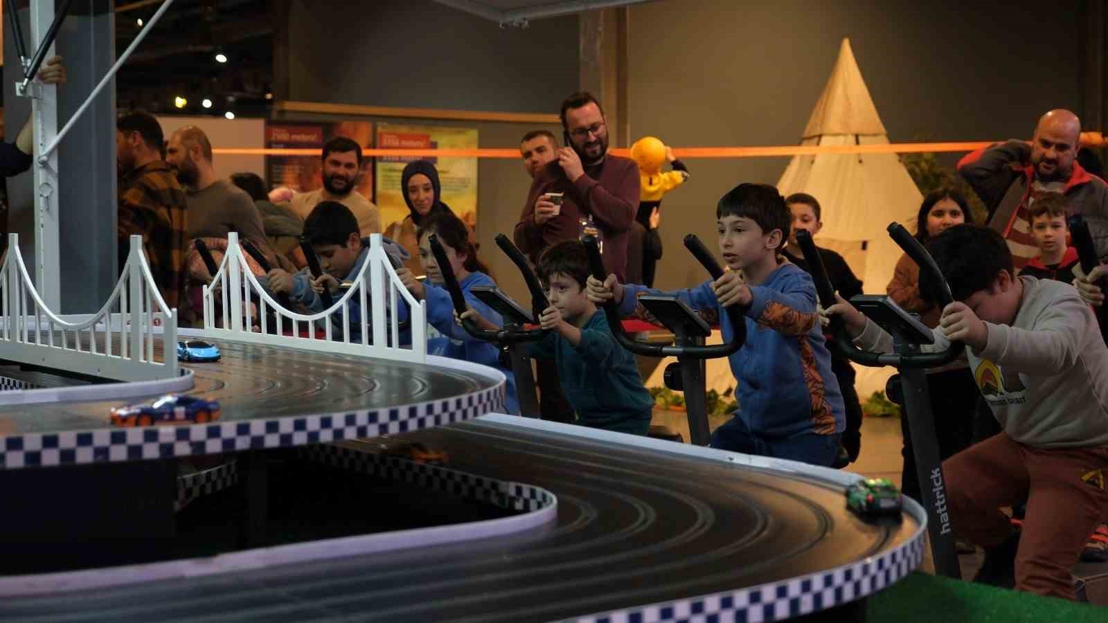 Yarıyıl tatilinde bilim merkezinde eğlence dorukta