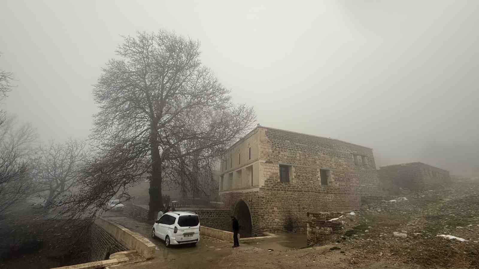 licedeki-486-yillik-atak-ulu-camii-sis-icinde-kaldi